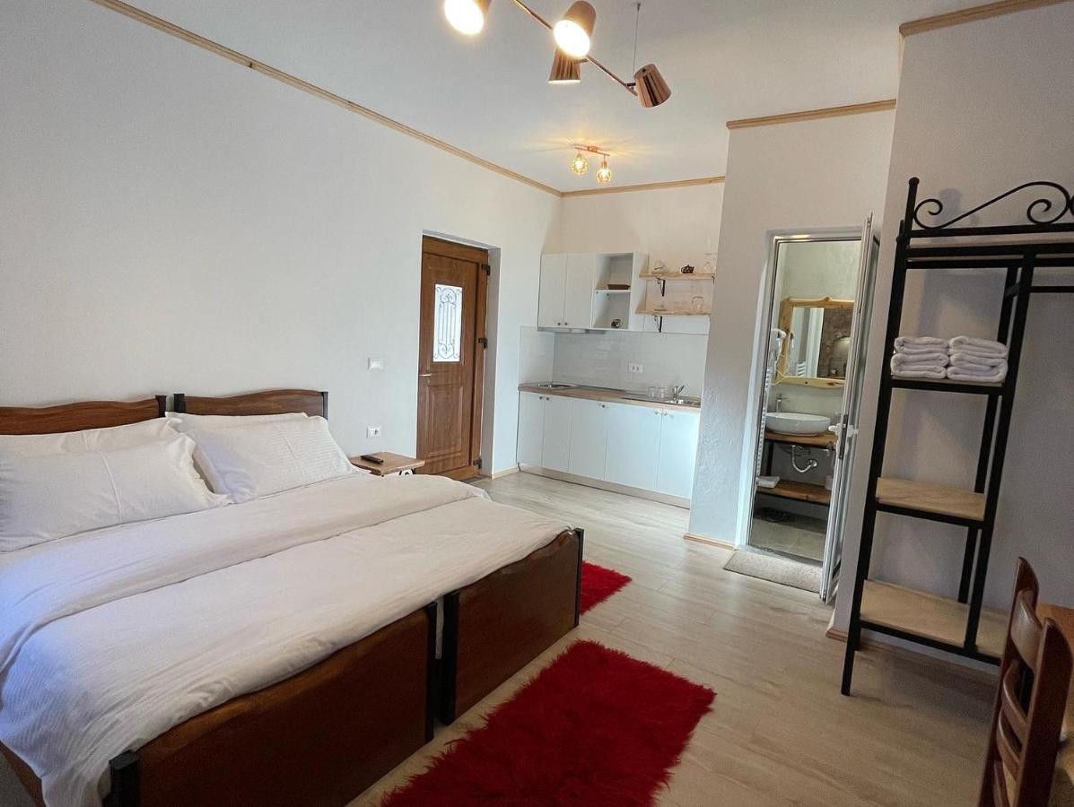 Hotel Bujtina Liana Voskopojë Exteriér fotografie